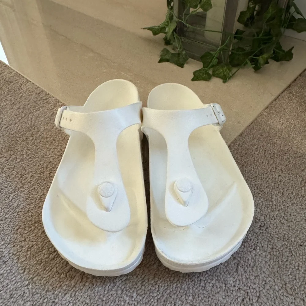 Birkenstock Gizeh White Slide Sandals